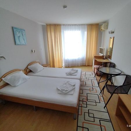 Family Hotel Coral Sosopol Exterior foto