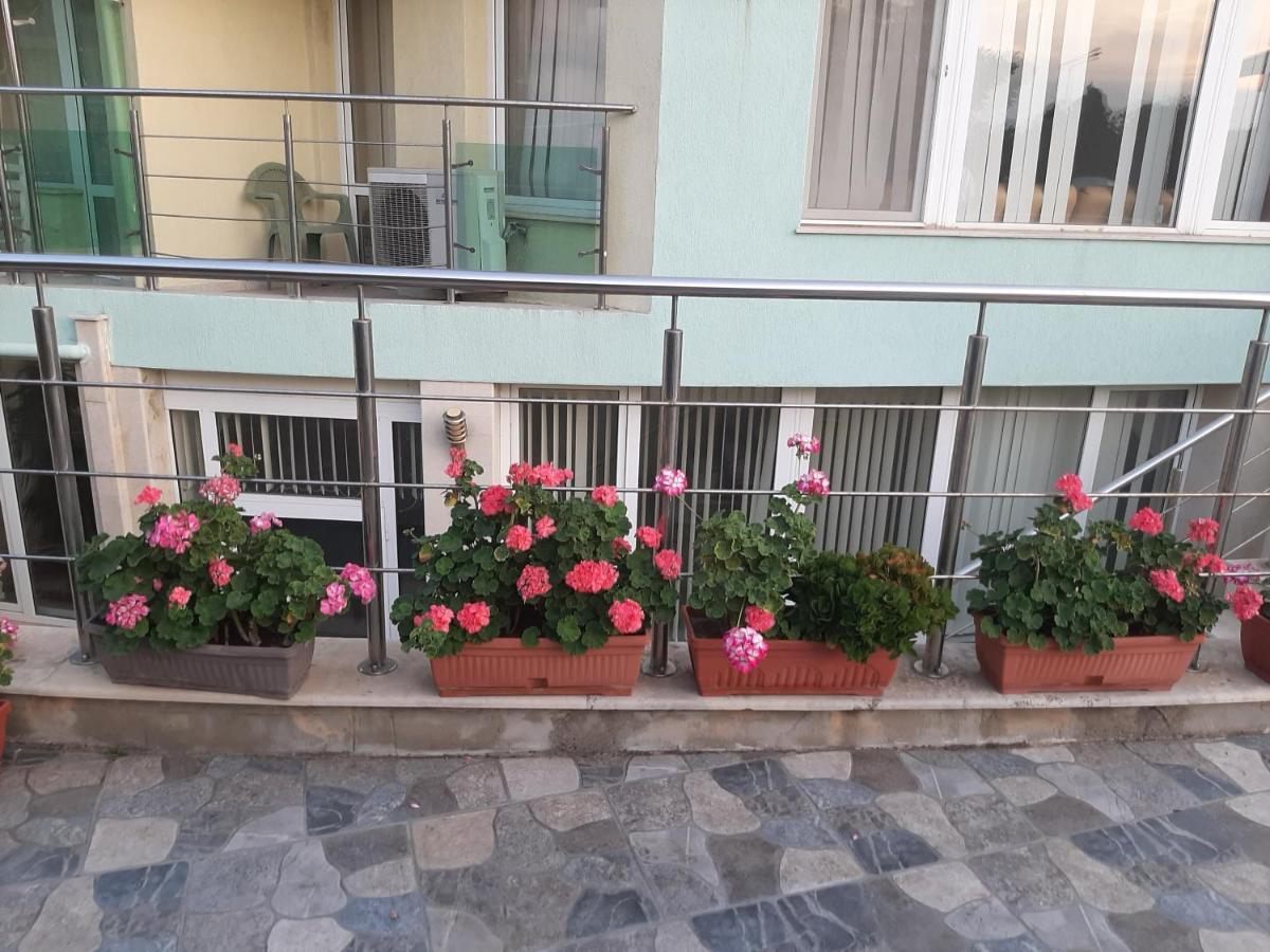 Family Hotel Coral Sosopol Exterior foto