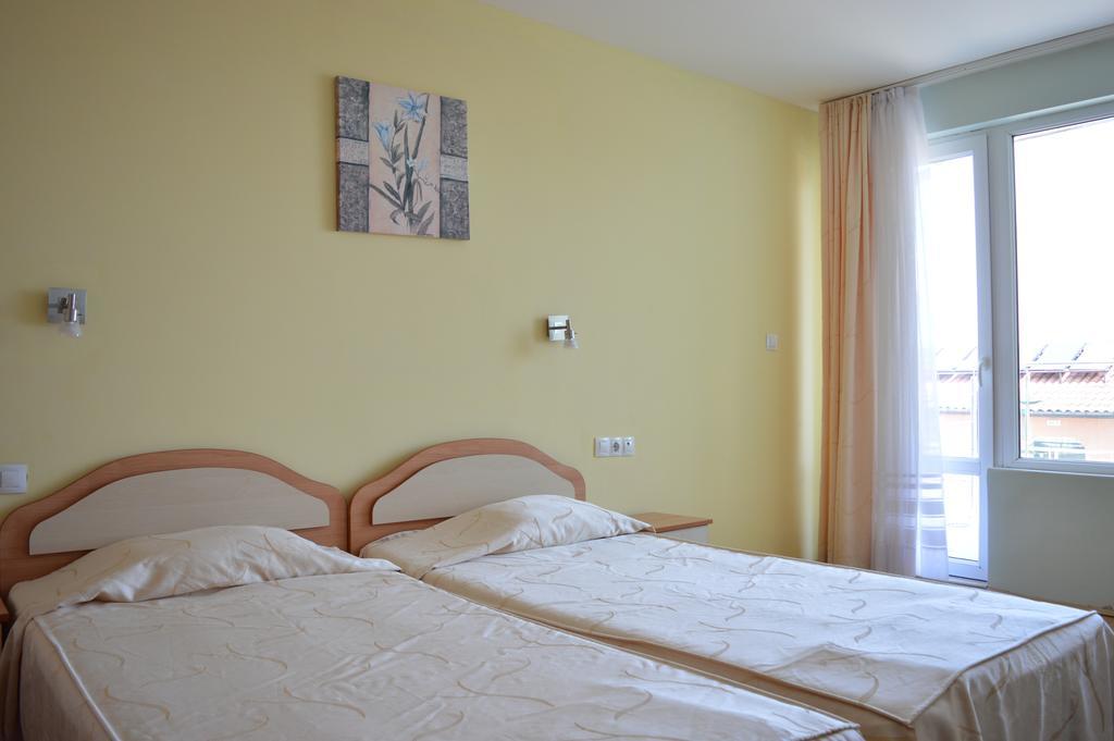 Family Hotel Coral Sosopol Zimmer foto