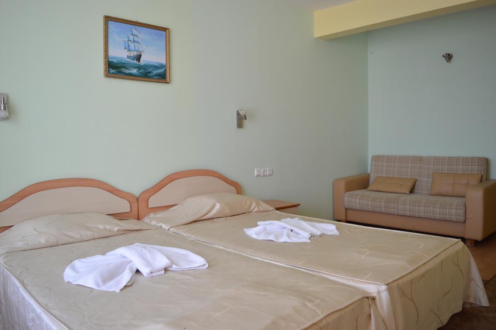 Family Hotel Coral Sosopol Exterior foto